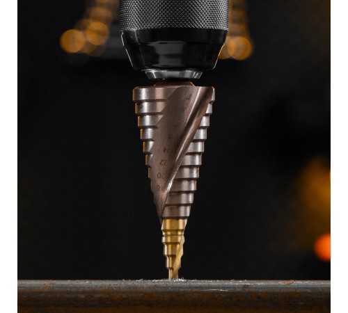 Сверло ступенчатое, 4-6-8-10-12-14-16-18-20-22-24-26-28-30-32 мм, Р6М5К5, 6-гр. хвостовик Denzel