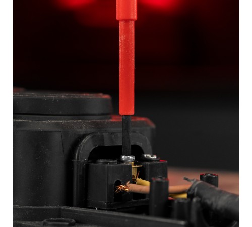 Отвертка Insulated, SL3 x 80 мм, CrMo, до 1000 В, двухкомпонентная рукоятка Matrix Professional