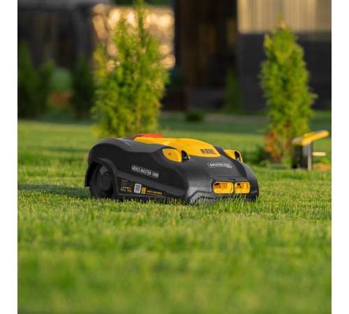 Робот-газонокосилка Grass Master 1000  1000м², 3Ач, 28V, LCD дисплей, Wi-Fi Denzel