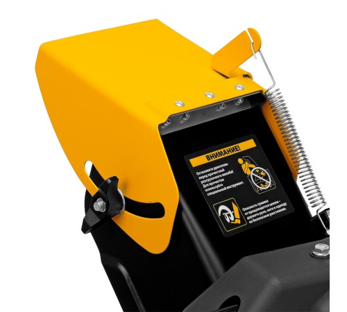 Бензиновая снегоуборочная машина SBM 610S PRO, 212 cc, электростартер, фара, обогрев Denzel Бензиновая снегоуборочная машина SBM 610S PRO, 212 cc, электростартер, фара, обогрев Denzel