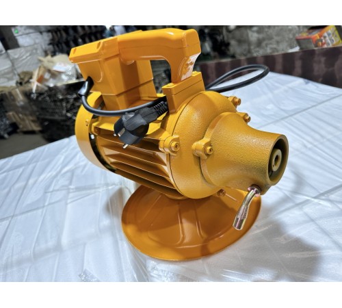 Электропривод глубинного вибратора для 
бетона TOR ZN50-C Электропривод глубинного вибратора для 
бетона TOR ZN50-C