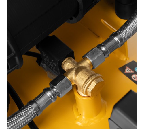 Компрессор безмасл. малошумн. DLP-4500/150, 4,5 кВт, 3х1,5 кВт,150 л, 2850 об/мин,750 л/мин Denzel