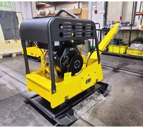 Виброплита реверсивная TOR C-330A(P) 300 кг, 38кН дизельная