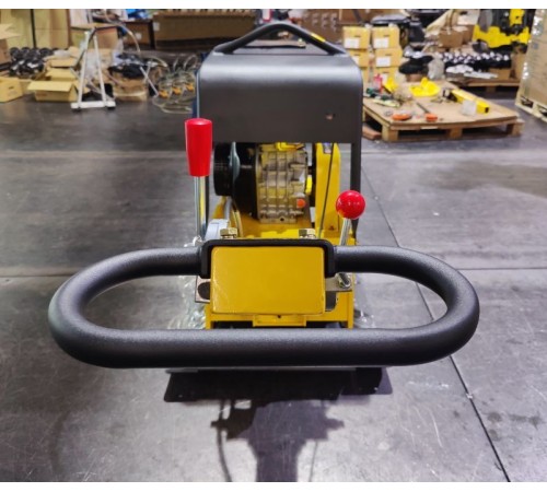 Виброплита реверсивная TOR C-330A(P) 300 кг, 38кН дизельная