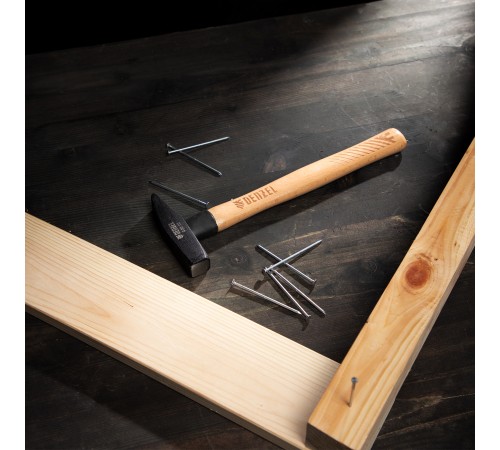 Молоток слесарный, 400 г, кованый квадратный боек, буковая рукоятка Denzel