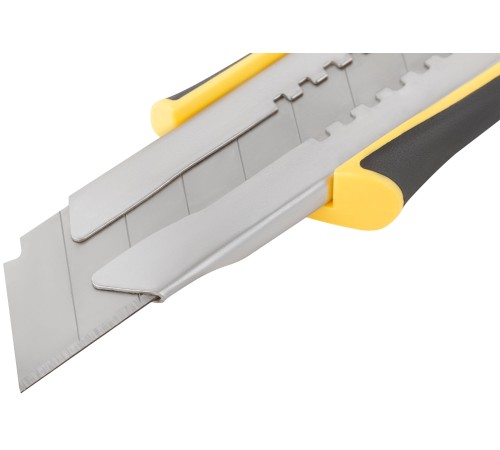 Нож технический 25 мм усиленный прорезиненный, дополнит. прижим FIT IT Нож технический 25 мм усиленный прорезиненный, дополнит. прижим FIT IT