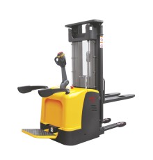 Штабелер самоходный 1,5 т 4,5 м XILIN CDDK15-III Li-ion 24/150 В/Ач (с платформой)