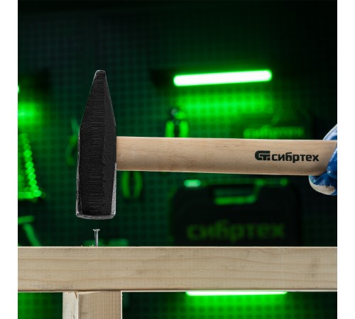 Молоток слесарный 1000 г, квадратный боек, деревянная рукоятка Сибртех