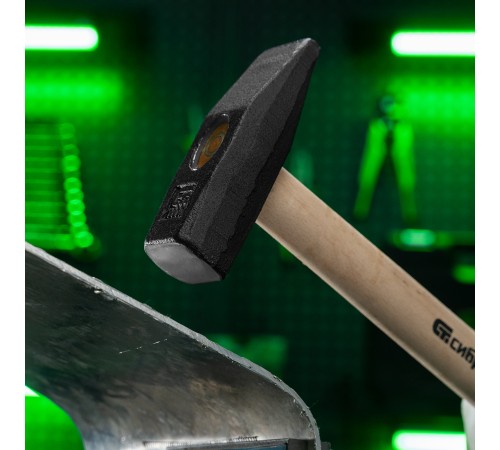 Молоток слесарный 1000 г, квадратный боек, деревянная рукоятка Сибртех