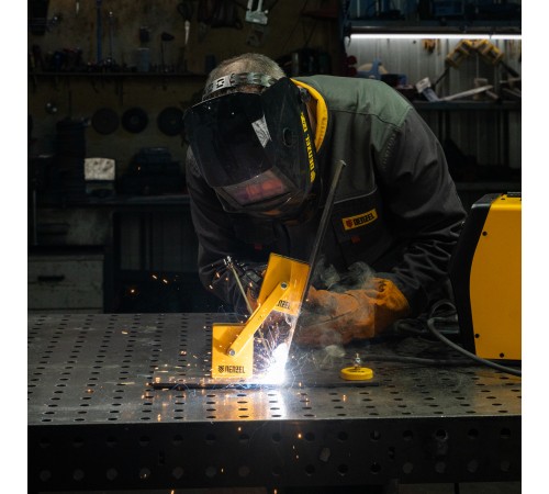 Фиксатор магнитный регулируемый для сварочных работ усилие 50 LB Denzel