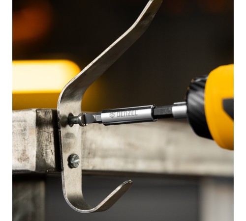 Набор бит с магнитным держателем, S2, 8 шт Denzel