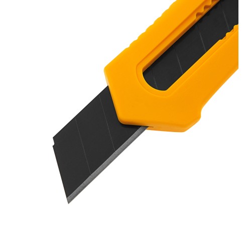 Нож, 18 мм, сменное лезвие, SK4, облегченный корпус, нажимной фиксатор// Denzel