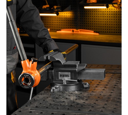 Тиски слесарные BVH-150, 150 мм, поворотные, стальная направляющая, с наковальней //Denzel