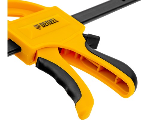 Струбцина F-образная, быстрозаж., 6"x 2 3/4", 150х70мм, пласт.корпус,фиксатор,двухк. рук-ка Denzel