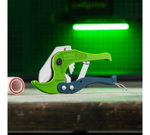 Ножницы для резки изделий из пластика, порошковое покрытие, D до 42 мм Сибртех Ножницы для резки изделий из пластика, порошковое покрытие, D до 42 мм Сибртех