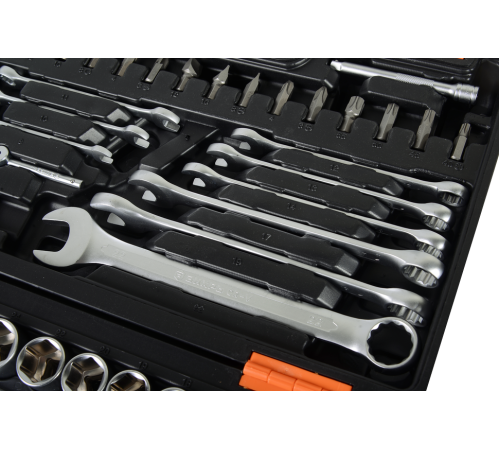 Набор инструментов, 1/2" , 1/4" , CrV, пластиковый кейс 82 предмета Вихрь