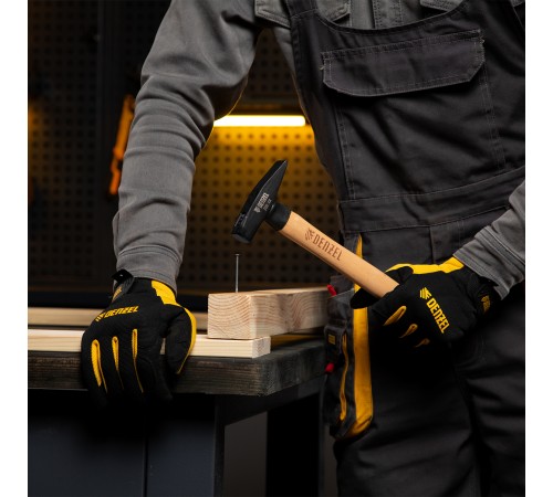 Молоток слесарный, 300 г, кованый квадратный боек, буковая рукоятка Denzel