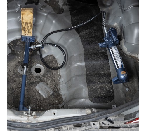 Растяжка гидравлическая, 4 т, набор из 17 предметов, 7 сменных насадок, в металлическом кейсе Stels