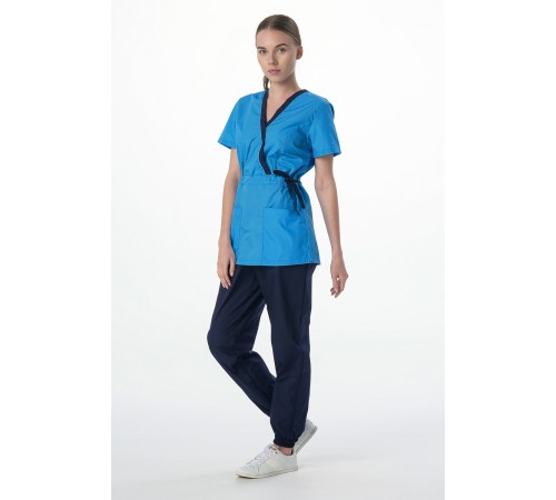 Костюм женский Симпл-001 (тк.Смесовая,120) MedLine, т.синий/ярко-голубой Костюм женский Симпл-001 (тк.Смесовая,120) MedLine, т.синий/ярко-голубой
