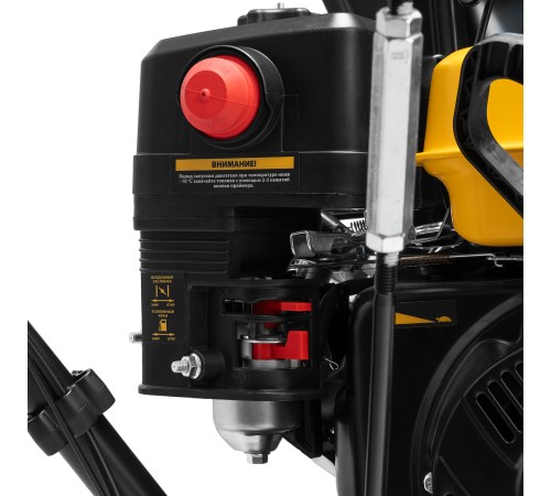 Бензиновая снегоуборочная машина SBM 610DT PRO, 212cc, гусеницы, эл.старт, блок. дифф. Denzel Бензиновая снегоуборочная машина SBM 610DT PRO, 212cc, гусеницы, эл.старт, блок. дифф. Denzel