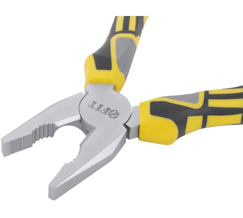 Плоскогубцы комбинированные "Смарт", трехцветные прорезиненные ручки, никелевое покрытие 160 мм FIT IT Плоскогубцы комбинированные "Смарт", трехцветные прорезиненные ручки, никелевое покрытие 160 мм FIT IT