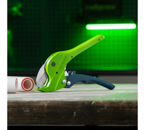 Ножницы для резки изделий из пластика, усиленные, полуавтомат, D до 35 мм Сибртех Ножницы для резки изделий из пластика, усиленные, полуавтомат, D до 35 мм Сибртех