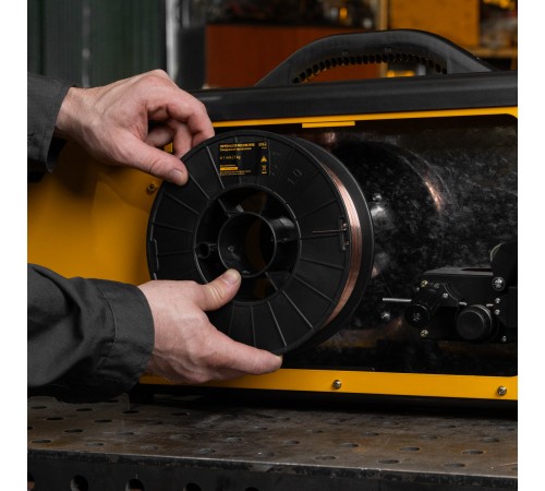 Омедненная проволока ER70S-6, диам. 1 мм, 5 кг, диам. катушки D200 Denzel