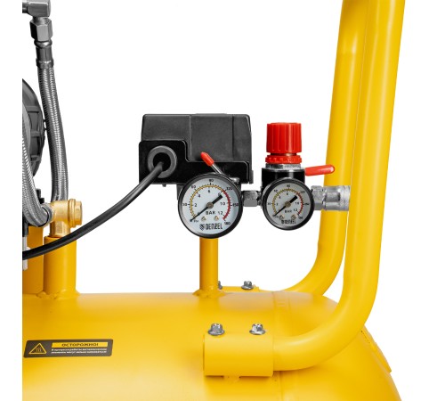 Компрессор безмасл. малошумн. DLP-4500/150, 4,5 кВт, 3х1,5 кВт,150 л, 2850 об/мин,750 л/мин Denzel