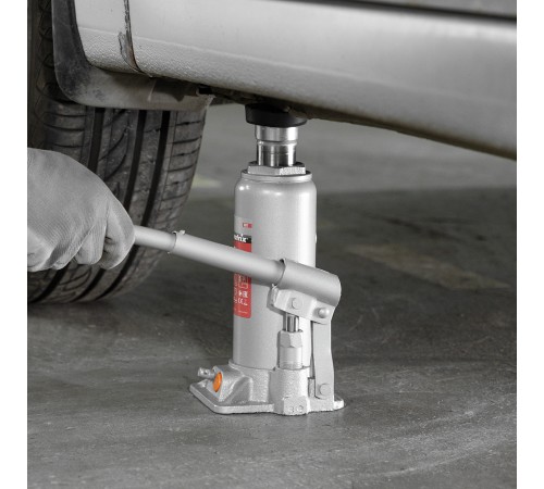 Домкрат гидравлический бутылочный, 6 т, h подъема 216-413 мм, в пластиковом кейсе Matrix