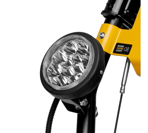 Бензиновая снегоуборочная машина SB 560 LP, 212 cc, электростартер, фара Denzel