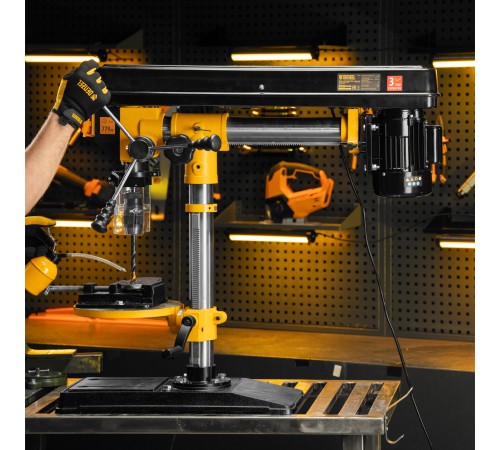 Станок сверлильный радиальный DDM-550R, 550 Вт, 16 мм, 12 ск., настольный Denzel