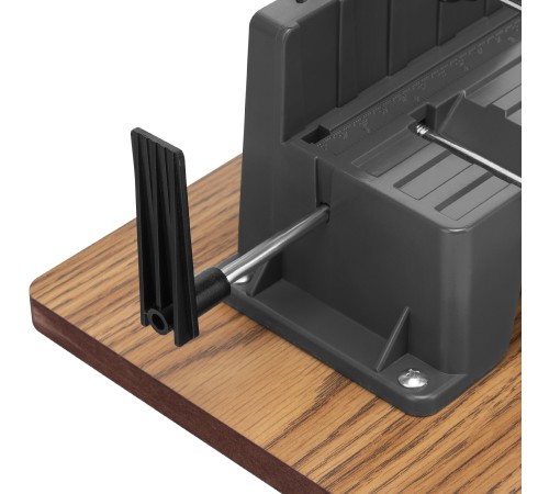 Стусло прецизионное, двухплоскостное, пила 600 мм, две прижимные струбцины, ограничительный упор Gross