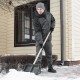 Лопата для уборки снега пластиковая, 380х385х1420 мм, оцинк. планка, деревянный черенок