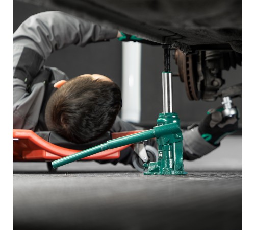 Домкрат гидравлический бутылочный, 2 т, 150-280 мм, в пласт. кейсе Сибртех Домкрат гидравлический бутылочный, 2 т, 150-280 мм, в пласт. кейсе Сибртех