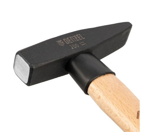 Молоток слесарный, 200 г, кованый квадратный боек, буковая рукоятка Denzel