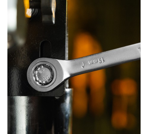 Ключ комбинированный трещоточный, 15 мм, CrV, матовый хром Denzel