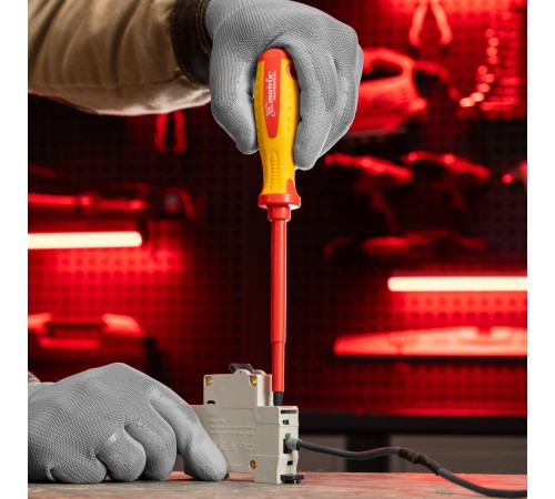 Отвертка Insulated, SL5.5 x 125 мм, CrMo, до 1000 В, двухкомпонентная рукоятка Matrix Professional