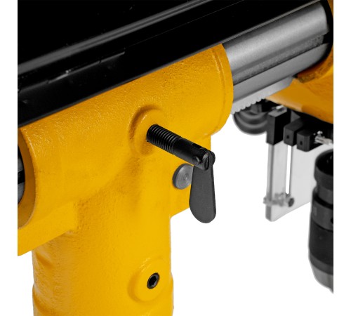 Станок сверлильный радиальный DDM-550R, 550 Вт, 16 мм, 12 ск., настольный Denzel