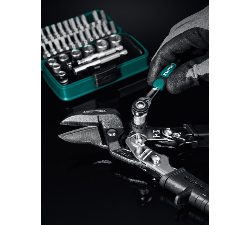 KRAFTOOL X-Drive 35, 35 предм., универсальный набор инструмента 1/4″ (27974) KRAFTOOL X-Drive 35, 35 предм., универсальный набор инструмента 1/4″ (27974)