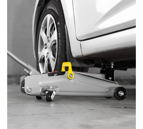 Домкрат гидравлический подкатный, 2 т, высота подъема 135-385 мм, в пластиковый кейсе Matrix