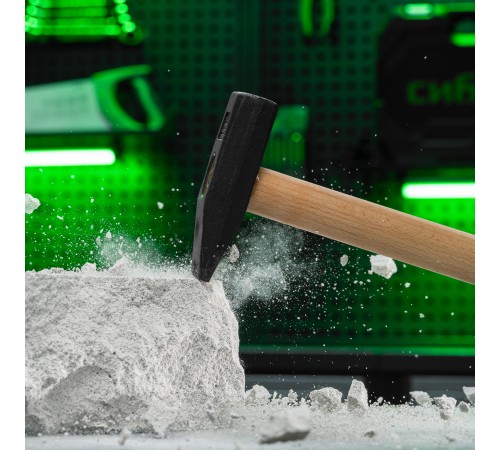 Молоток слесарный 800 г, квадратный боек, деревянная рукоятка Сибртех