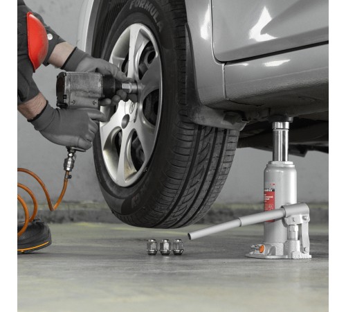 Домкрат гидравлический бутылочный, 6 т, h подъема 216-413 мм, в пластиковом кейсе Matrix