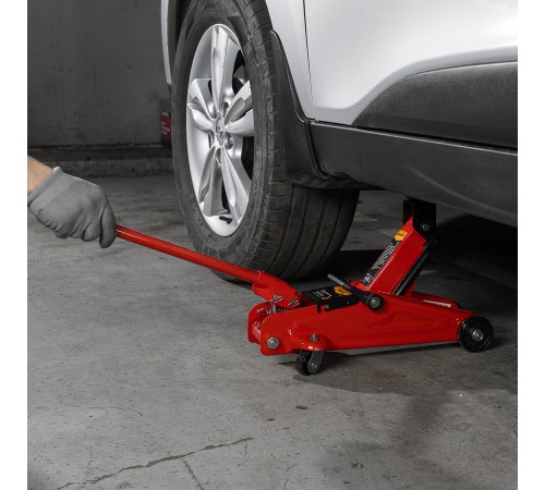 Домкрат гидравлический подкатный, 2 т, h подъема 125-300 мм, в пластиковом кейсе Sparta