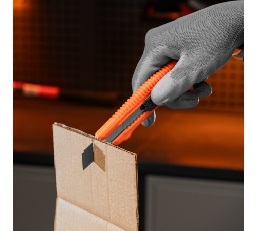 Нож, 18 мм, выдвижное лезвие, металлическая направляющая Sparta