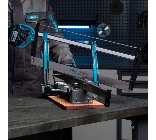 Стусло прецизионное, двухплоскостное, пила 600 мм, две прижимные струбцины, ограничительный упор Gross