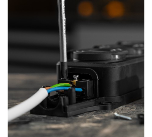 Шнур сетевой Energy Series, ПВС, 1,5 м, 3 x 1,5 мм, с неразборной вилкой, белый, Denzel