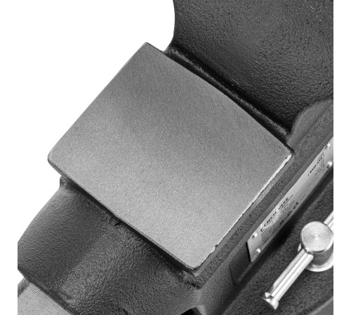 Тиски слесарные BVH-150, 150 мм, поворотные, стальная направляющая, с наковальней //Denzel