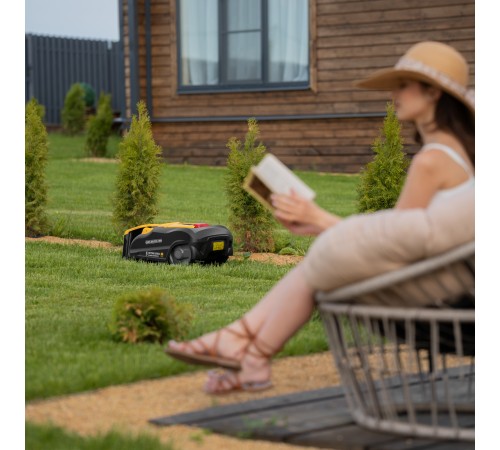 Робот-газонокосилка Grass Master 1000  1000м², 3Ач, 28V, LCD дисплей, Wi-Fi Denzel