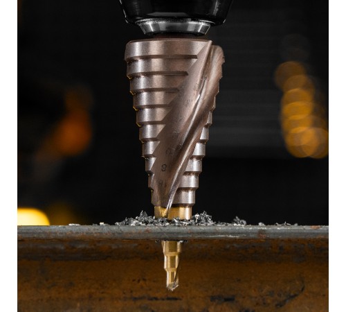 Сверло ступенчатое, 4-6-8-10-12-14-16-18-20-22-24-26-28-30-32 мм, Р6М5К5, 6-гр. хвостовик Denzel