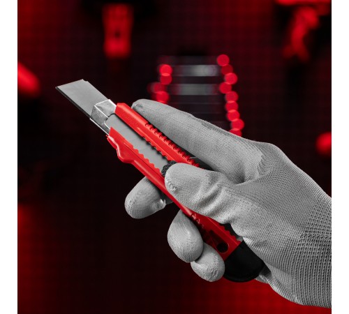 Нож, 18 мм, выдвижное лезвие, металлическая направляющая Matrix